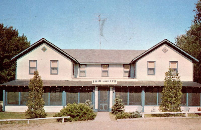 Hotel Saugatuck (Twin Gables Hotel) - Vintage Postcard (newer photo)